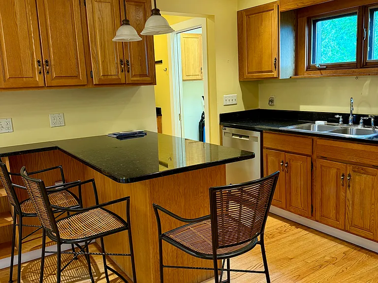 261 S Prospect St — Photo 7
