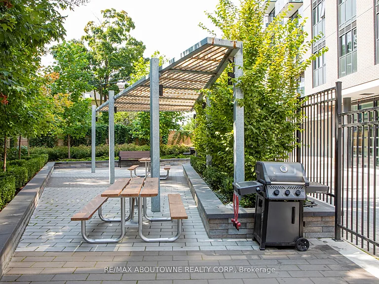3385 Dundas St W #208 — Photo 16