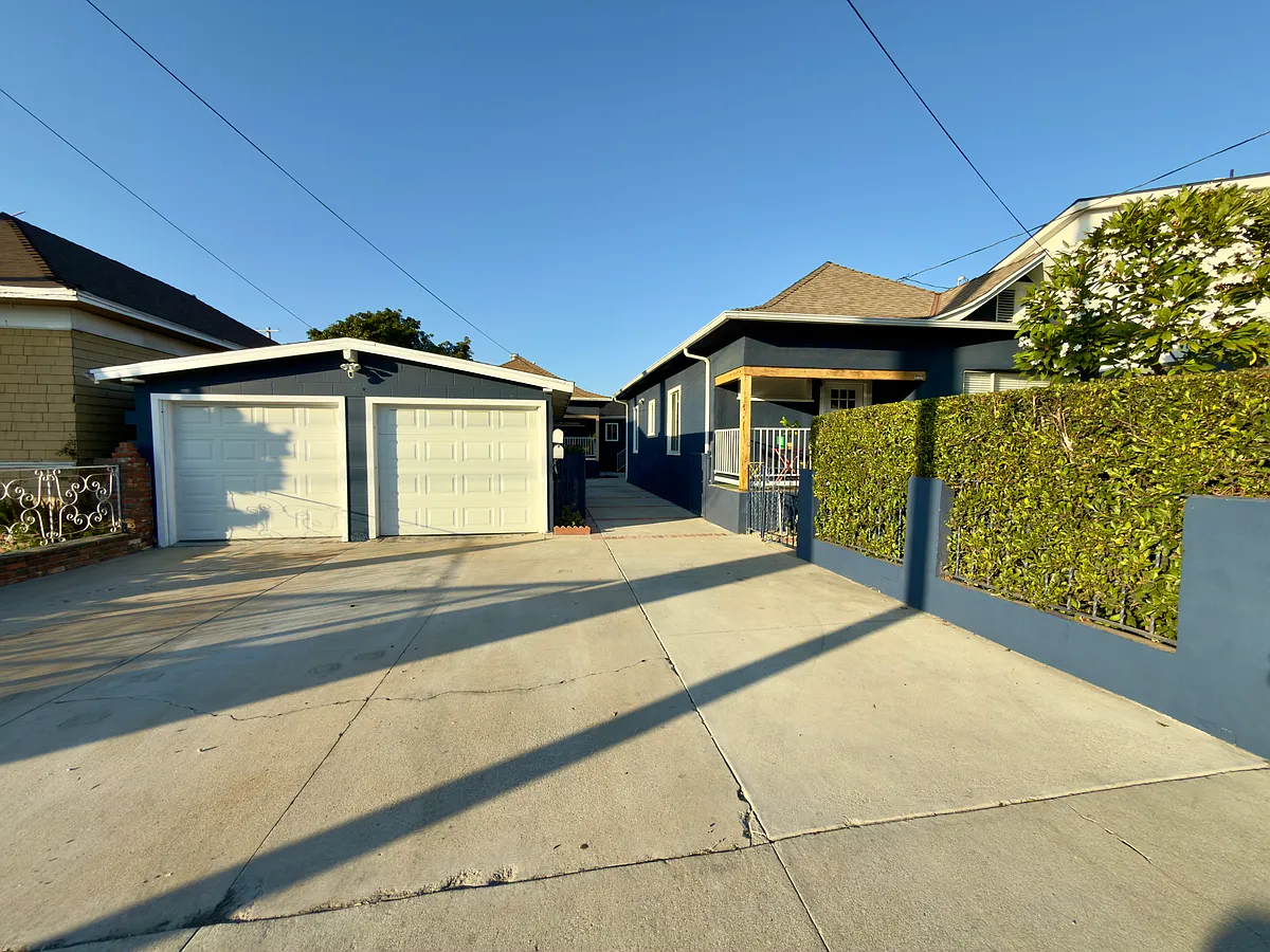 Photo 1 of 16 - 2727 Darwin Ave - Los Angeles, CA Exterior. Two included garages! - 2727 Darwin Ave
