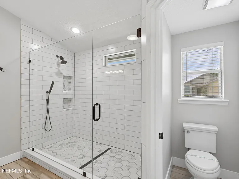 204 Crosstern Ct — Photo 31