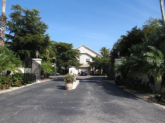 5th image of 16752 Grande Quay Dr