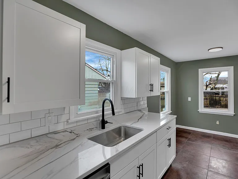 1251 Dellwood Ave — Photo 9