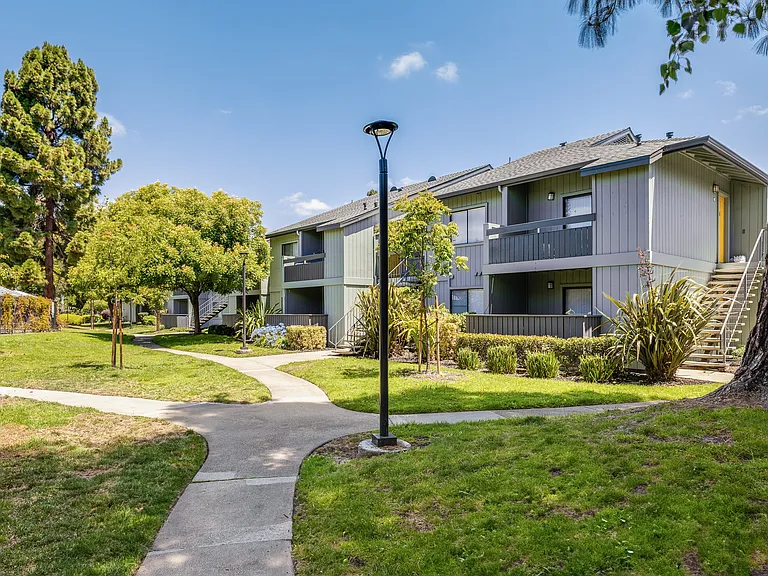 The Dutton Apartments — Photo 7