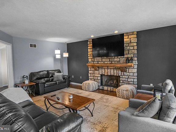 4th image of 716 Parkway Dr