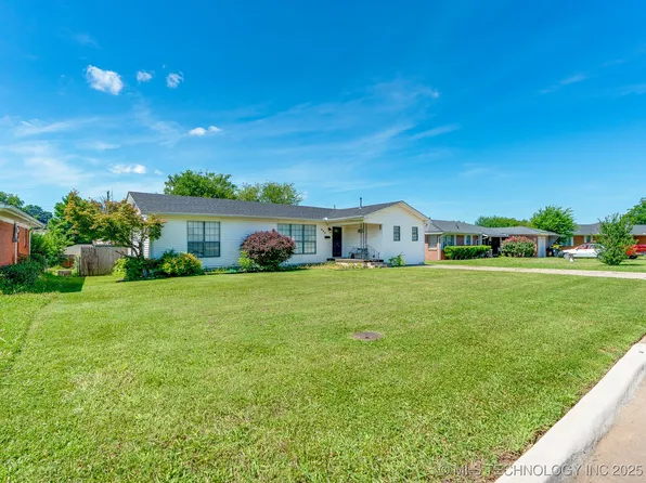 825 W 22nd St, Ada, OK 74820