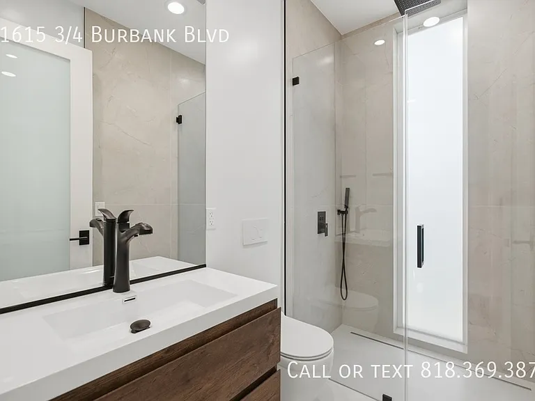 11615 3/4 Burbank Blvd — Photo 14