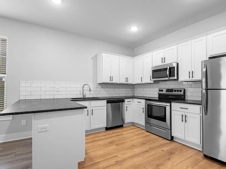 809 Maple St #D — Photo 10
