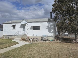 413 S Clark St, Powell, WY 82435