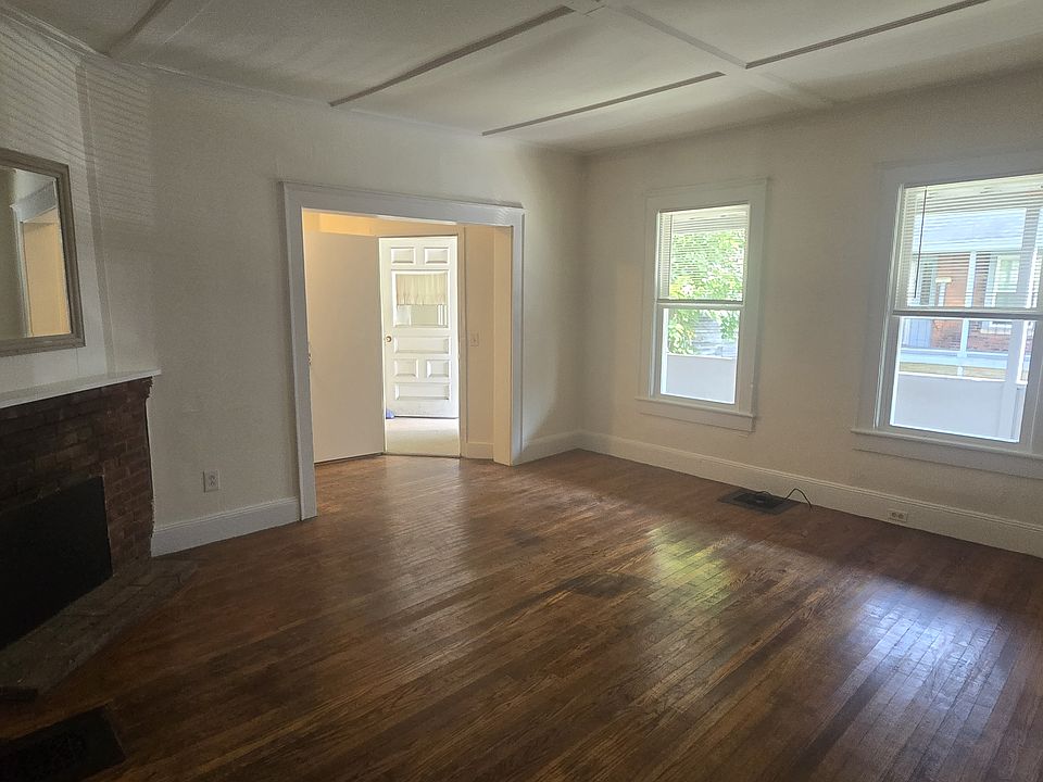 1st image of 11 Hoosac St #5