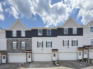 2000 Canterbury Dr, Imperial, PA