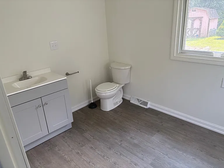 306 Jackson St — Photo 13