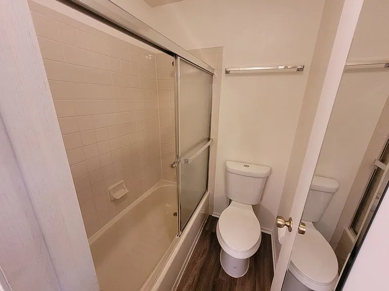 2720-2758 Mirage Dr — Photo 53