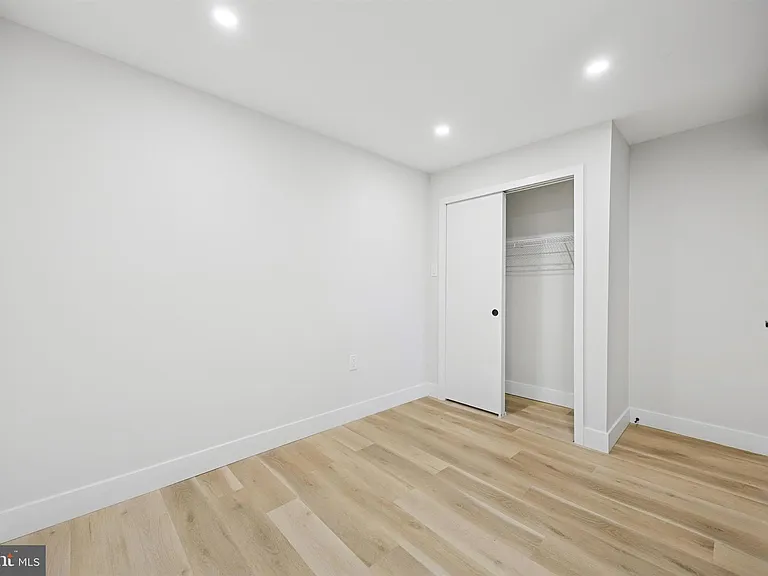 4522 Baker St #6 — Photo 6