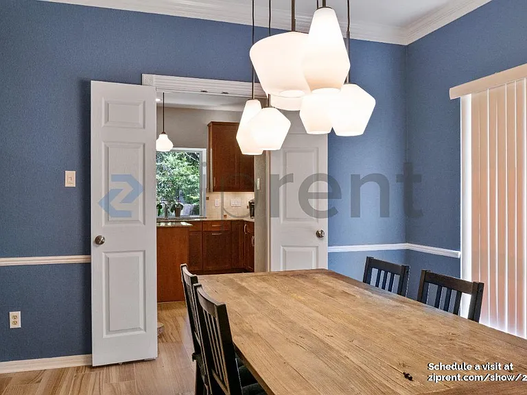 1406 Dapplegrey Ln — Photo 16