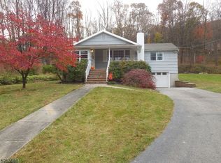 45 Ashbrook Ln, West Milford, NJ 07480