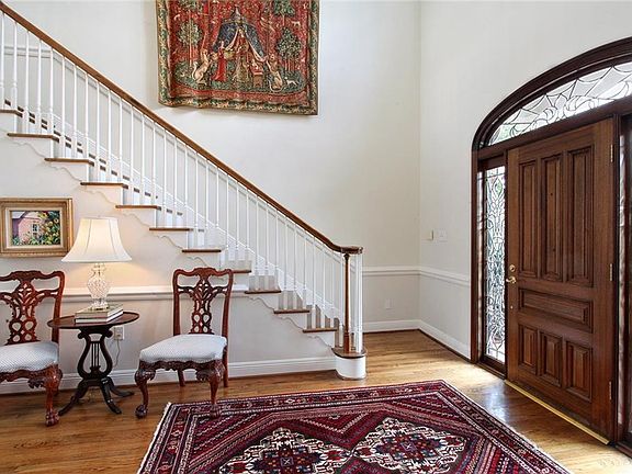 4th image of 2703 Bocage Ln