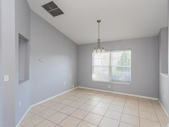 5th image of 119 Spruce Rd