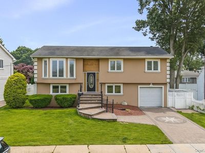 150 N Hawthorne Street, Massapequa, NY, 11758