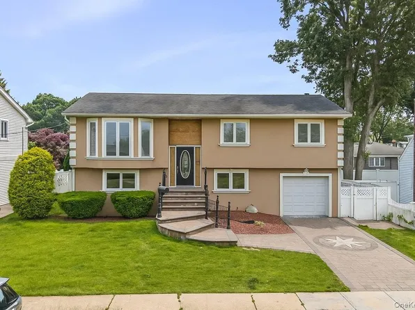 150 N Hawthorne Street, North Massapequa, NY 11758