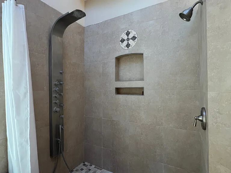 742 Tulip Ln — Photo 25