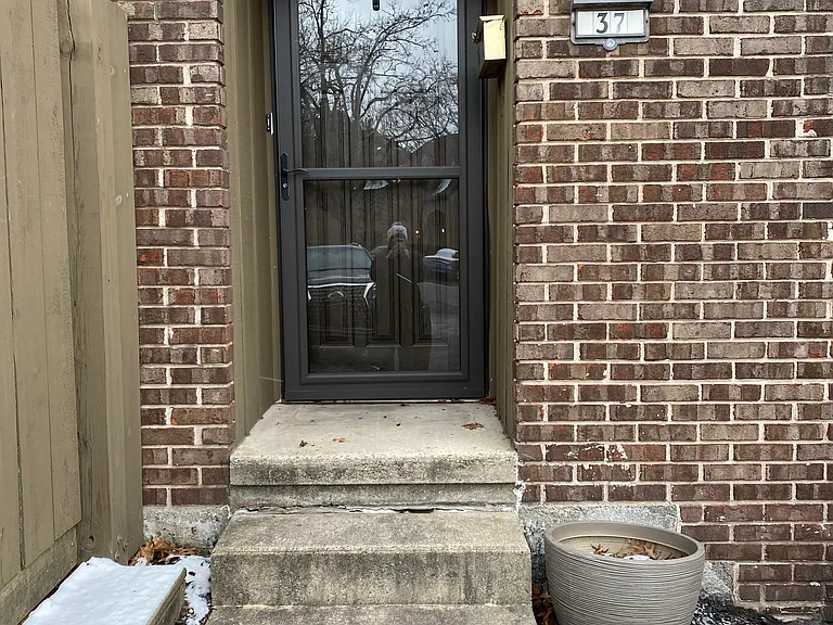 37 Tee Cir — Photo 1