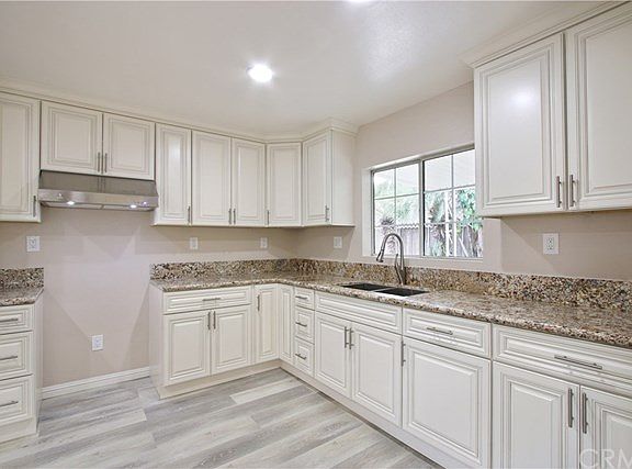3rd image of 140 N Ardilla Ave