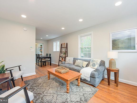 5th image of 556 E Nelson Ave