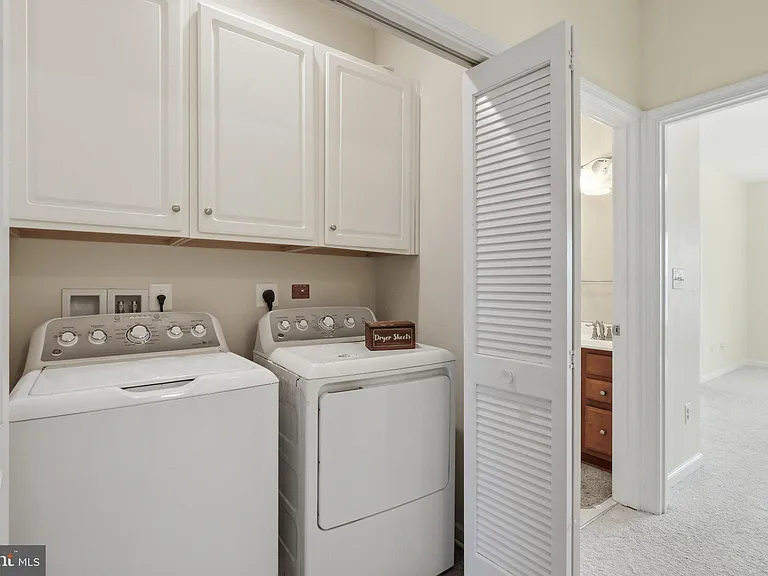 10739 Hinton Way — Photo 17