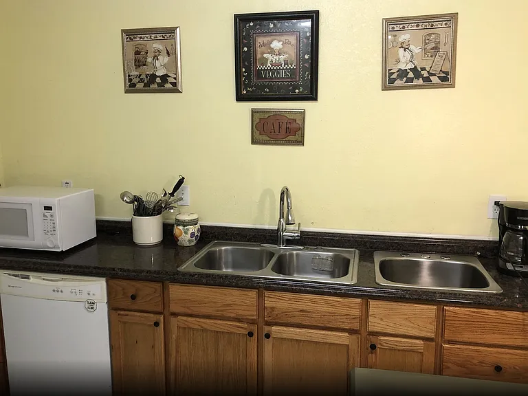 2522 Holly Hill Dr — Photo 10