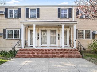 68-07 Springfield Blvd #L, Oakland Gardens, NY 11364