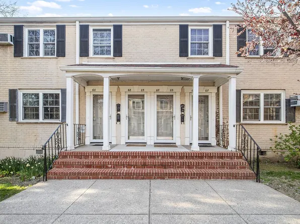 68-07 Springfield Blvd #L, Oakland Gardens, NY 11364