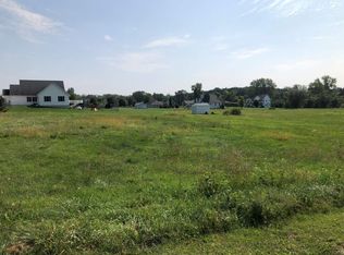 3001 Peaceful Dr, Riverside, IA 52327