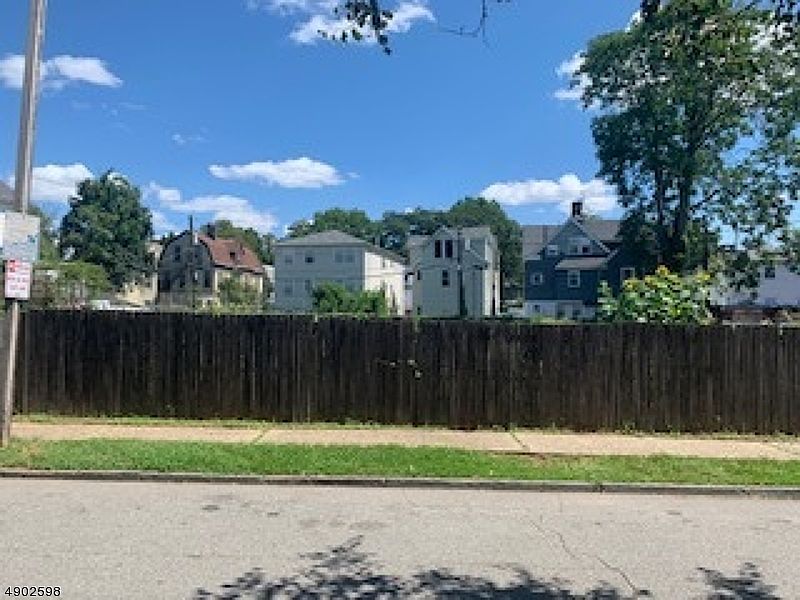 1st image of 16 Cottage Pl