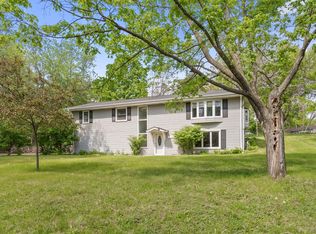 15010 Hillside Dr, Eden Prairie, MN 55347