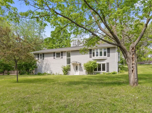 15010 Hillside Dr, Eden Prairie, MN 55347