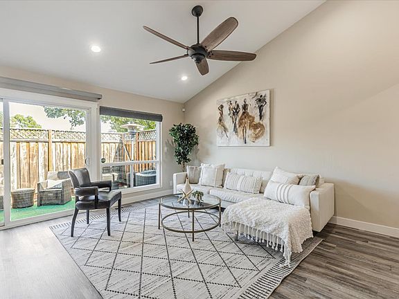 2nd image of 1315 Charmwood Sq