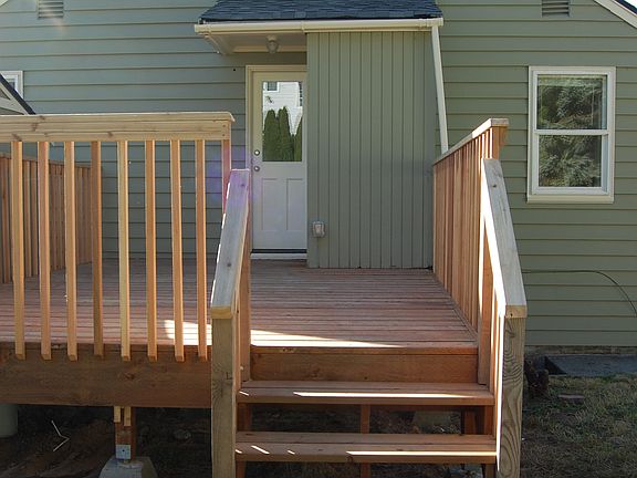 Spacious new back deck