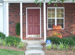 6848 Cypress Tree Ln, Charlotte, NC 28215