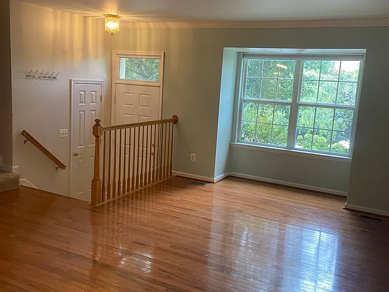 203 Glen View Ter — Photo 4