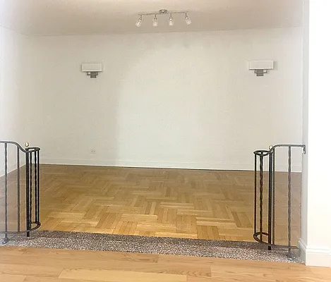 Rented by Fox Residential Group | media 9