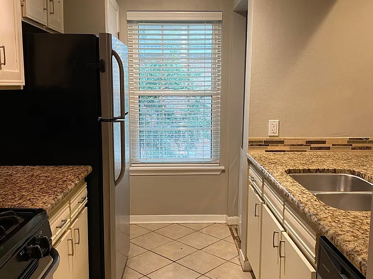 1240 Barton Hills Dr #201 — Photo 10