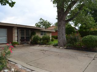 913 E Daugherty Dr, Garland, TX 75041