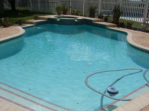 Spa incrporated in pool