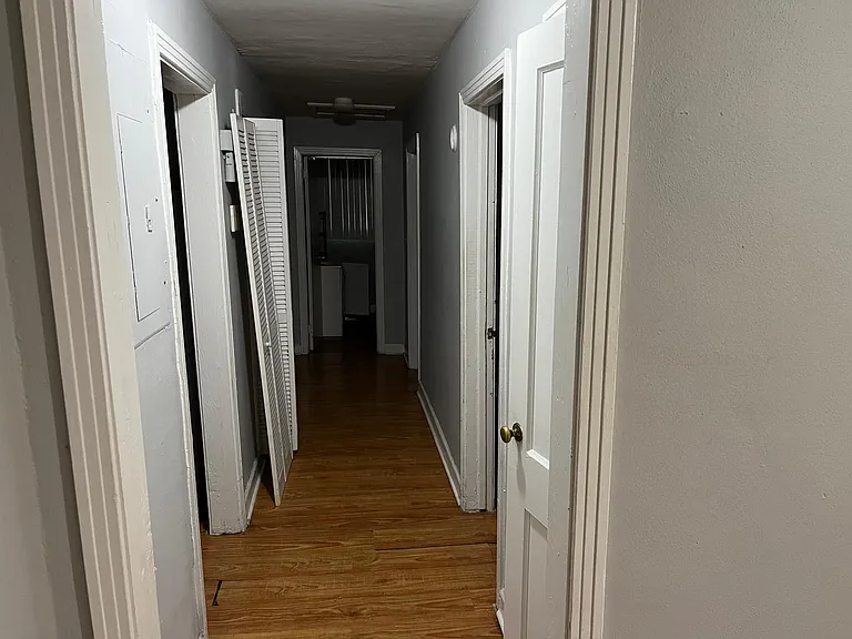 1442 W 25th St — Photo 3