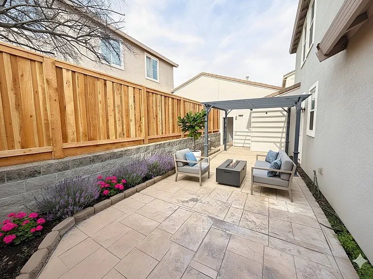 701 Ferrier Way — Photo 18