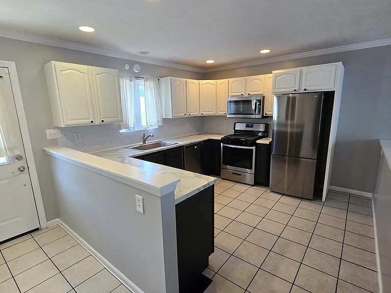 504 Pierpont Hts — Photo 3