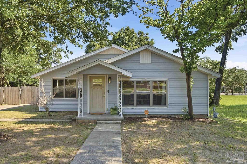 2017 W Belmont St - Property Image