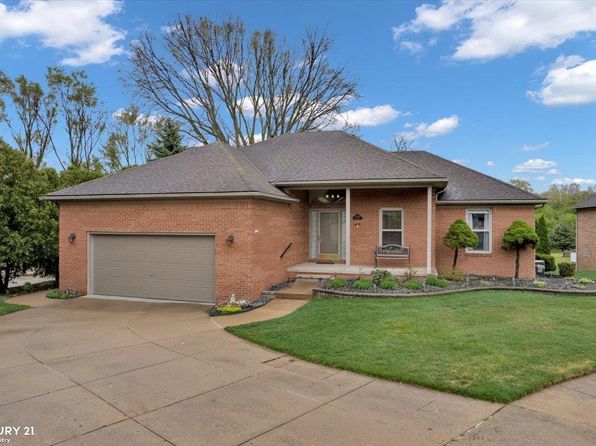 11294 River Dr, Warren, MI 48093