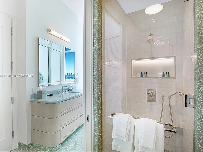 4401 Collins Ave #PH SOUTH — Photo 67