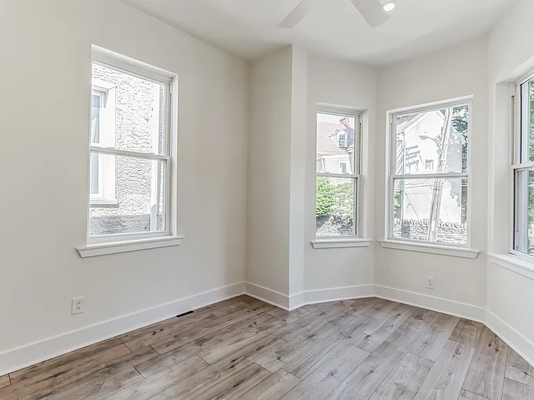 18 W Sharpnack St — Photo 15